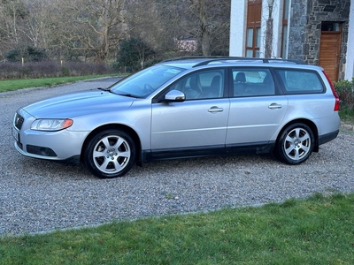 2010 - Volvo V70 Manual