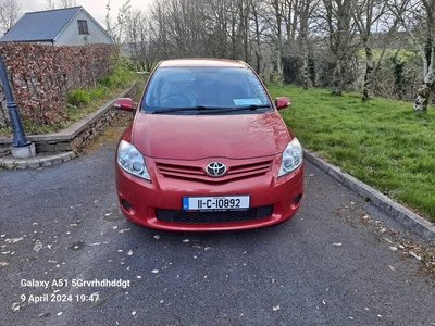 2011 - Toyota Auris Manual