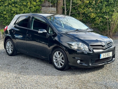 2011 - Toyota Auris Manual