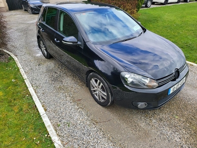 2011 - Volkswagen Golf Manual