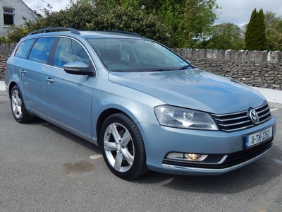 2011 - Volkswagen Passat Manual