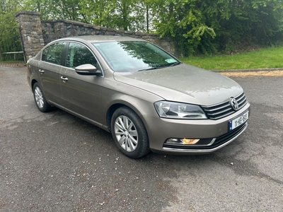 2011 - Volkswagen Passat Manual