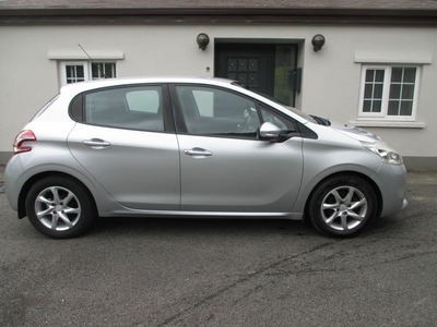 2012 - Peugeot 208 Manual