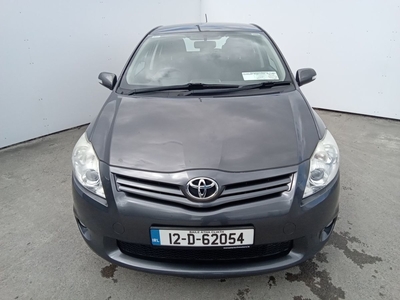 2012 - Toyota Auris Manual