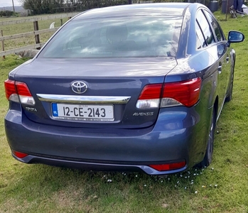 2012 - Toyota Avensis Manual