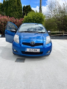 2012 - Toyota Yaris Manual