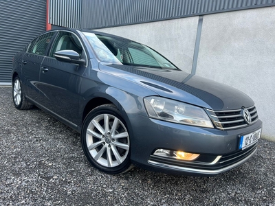 2012 - Volkswagen Passat Manual