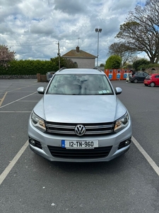 2012 - Volkswagen Tiguan Manual