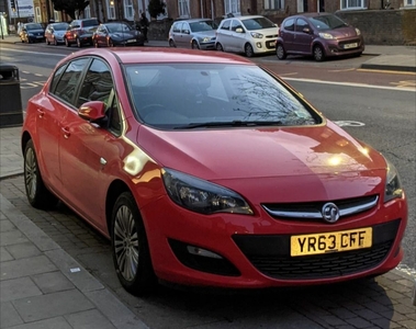 2013 - Vauxhall Astra Manual