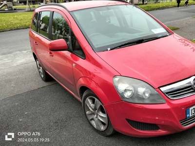 2013 - Vauxhall Zafira ---