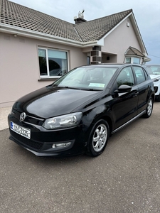 2013 - Volkswagen Polo Manual