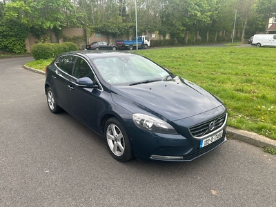 2013 - Volvo V40 Manual