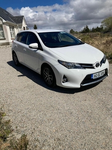 2014 - Toyota Auris Manual