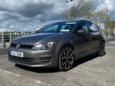 2014 - Volkswagen Golf Manual