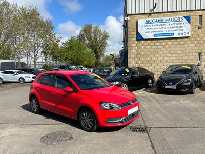 2014 - Volkswagen Polo Automatic