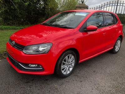 2014 - Volkswagen Polo Automatic