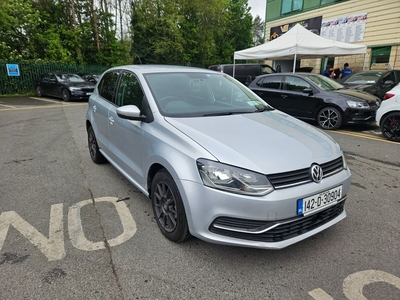 2014 - Volkswagen Polo Automatic