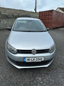 2014 - Volkswagen Polo Manual