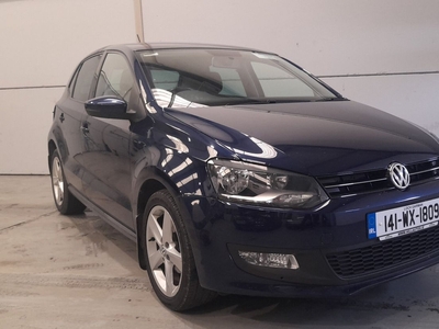 2014 - Volkswagen Polo Manual