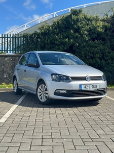 2014 - Volkswagen Polo Manual