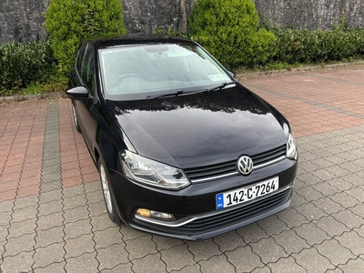 2014 - Volkswagen Polo Manual