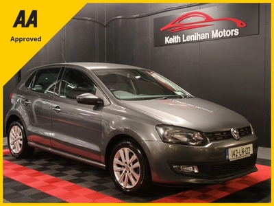 2014 - Volkswagen Polo Manual