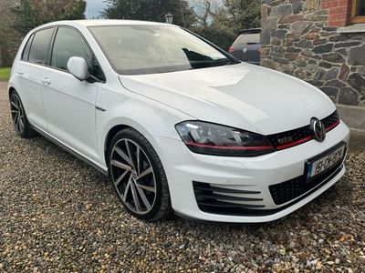 2015 - Volkswagen Golf Manual