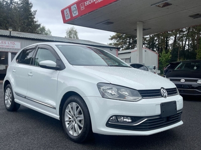 2015 - Volkswagen Polo Automatic