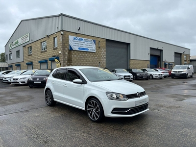 2015 - Volkswagen Polo Automatic