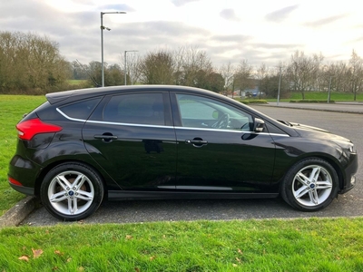 2016 - Ford Focus Manual