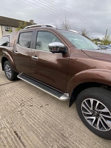 2016 - Nissan Navara ---