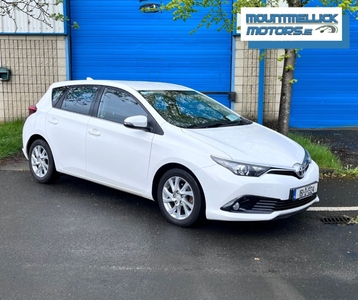 2016 - Toyota Auris Manual