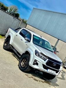 2016 - Toyota Hilux ---