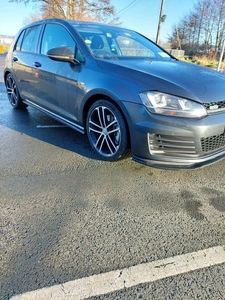 2016 - Volkswagen Golf Manual