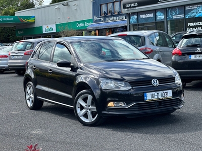 2016 - Volkswagen Polo Manual