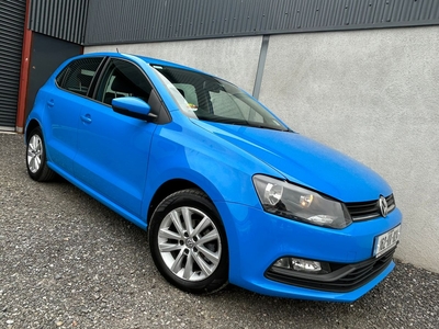 2016 - Volkswagen Polo Manual