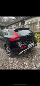 2016 - Volvo V40 Manual