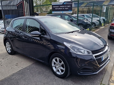 2017 - Peugeot 208 Manual