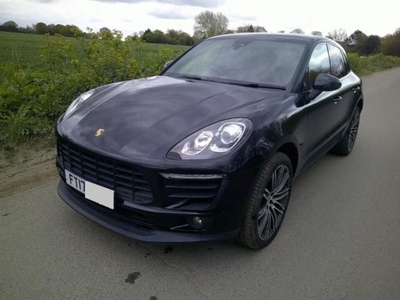 2017 - Porsche Macan Manual