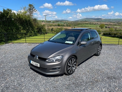 2017 - Volkswagen Golf Manual