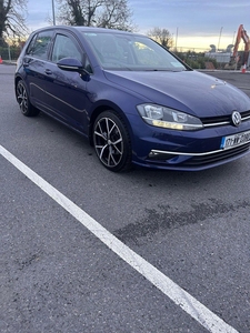 2017 - Volkswagen Golf Manual