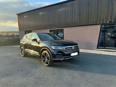 2020 - Volkswagen Touareg Automatic