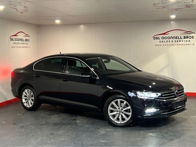 2022 - Volkswagen Passat Manual