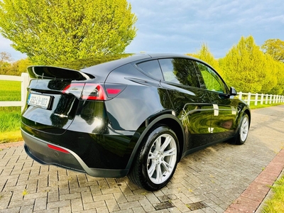 2023 - Tesla Model Y Automatic