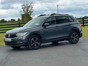 2021 (212) Volkswagen Tiguan