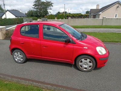 2004 - Toyota Yaris Manual