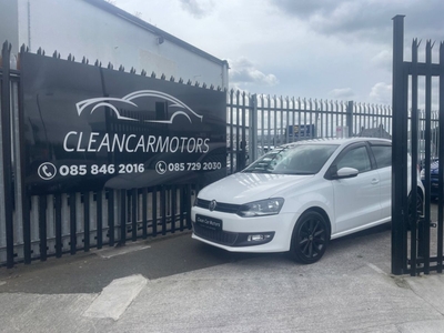 2013 - Volkswagen Polo Automatic