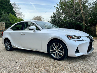 2017 (171) Lexus IS 300h