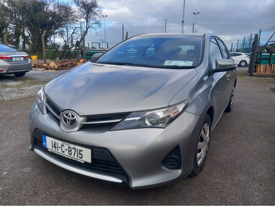 TOYOTA AURIS