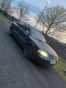 2004 - Volkswagen Passat ---